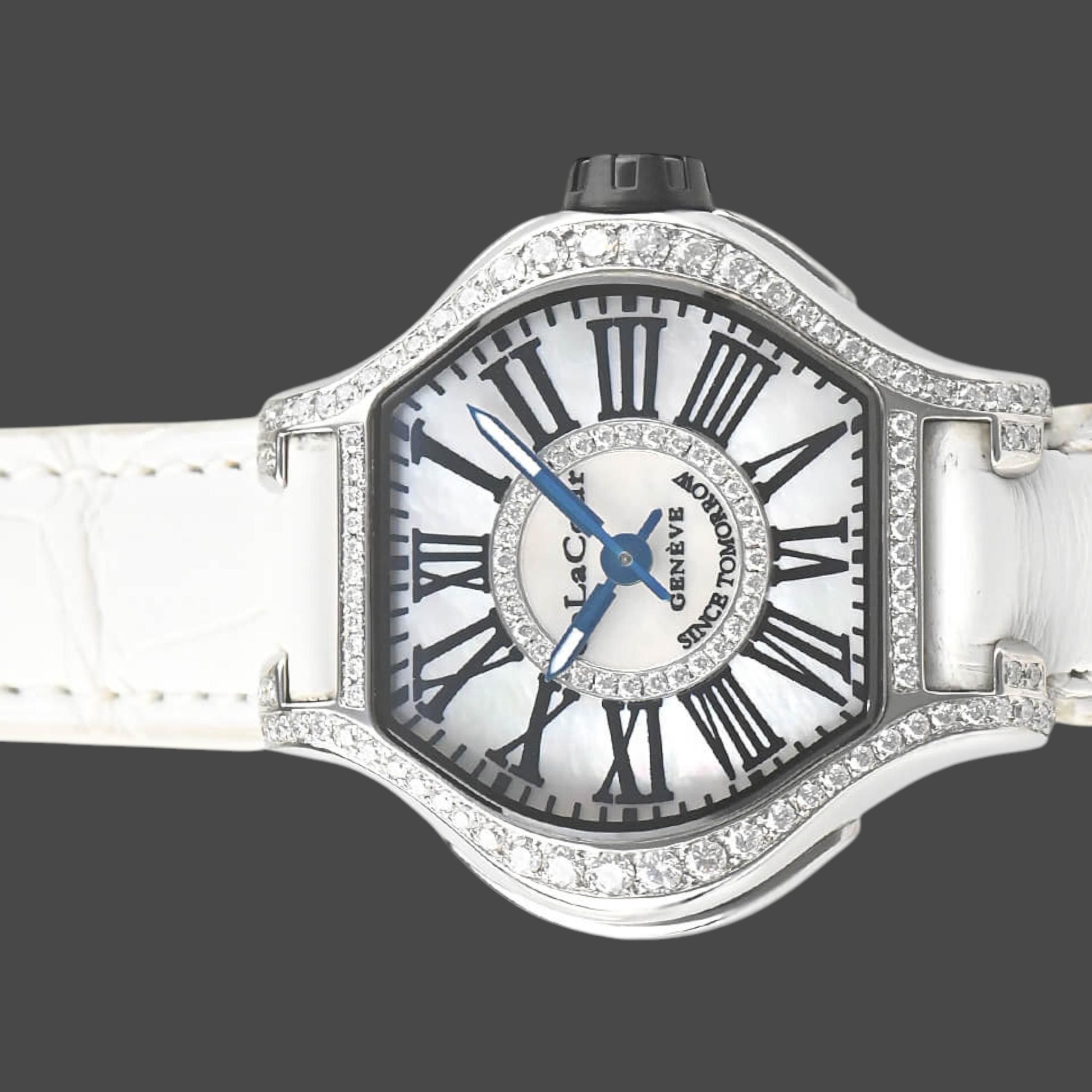 DeLaCour {{ product.attribute.model }}