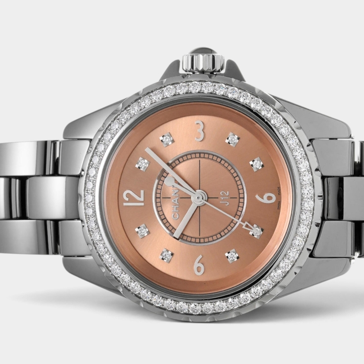 Chanel J12