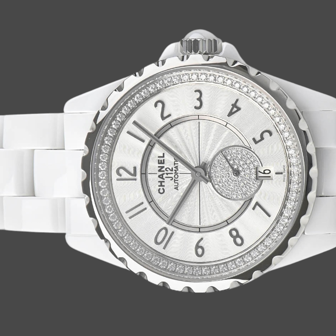 Chanel J12 | 36.5 mm, Used (Very good) — Switzerland