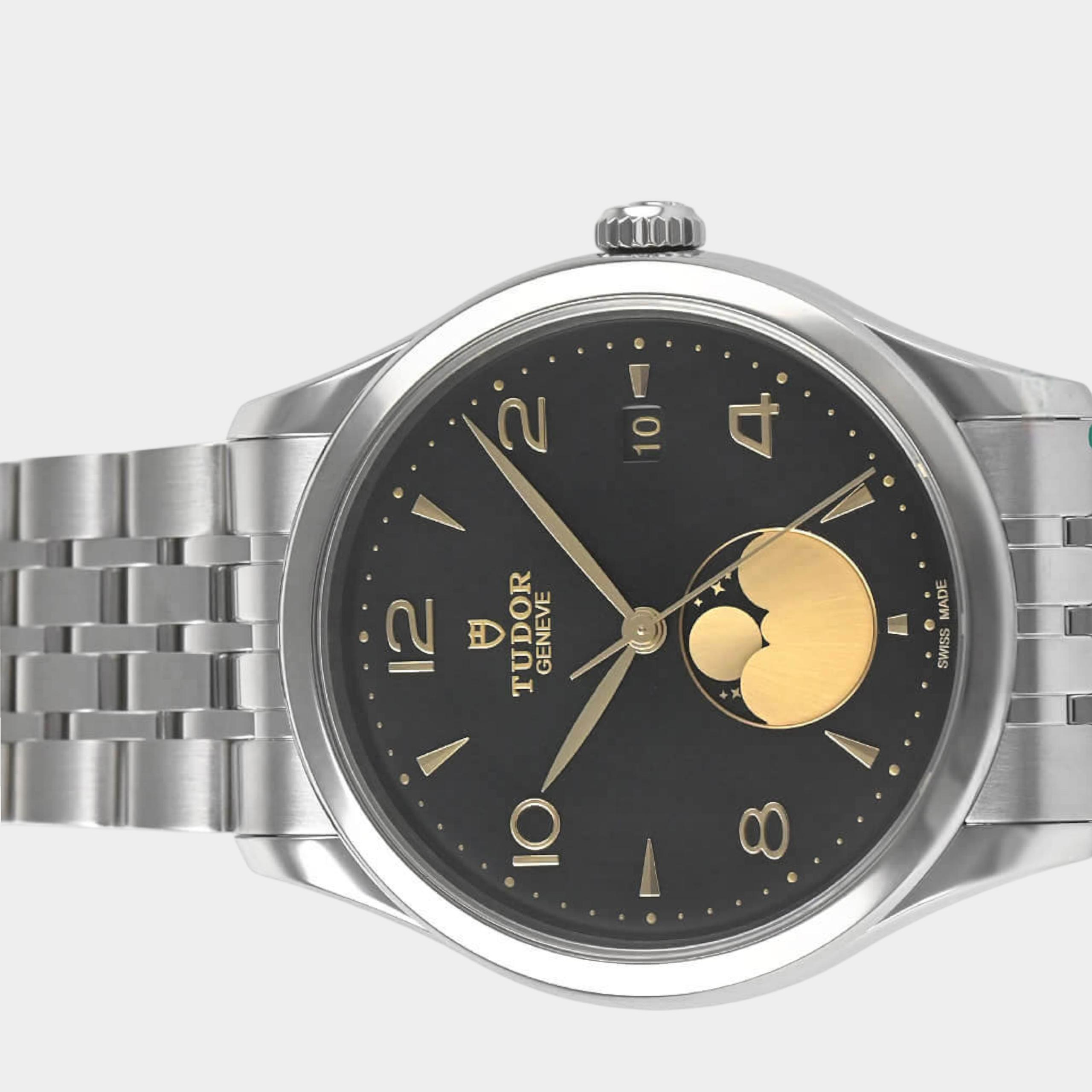 Tudor Glamour