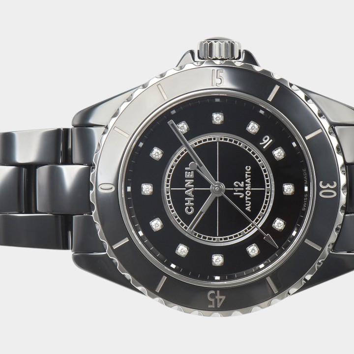 Chanel J12