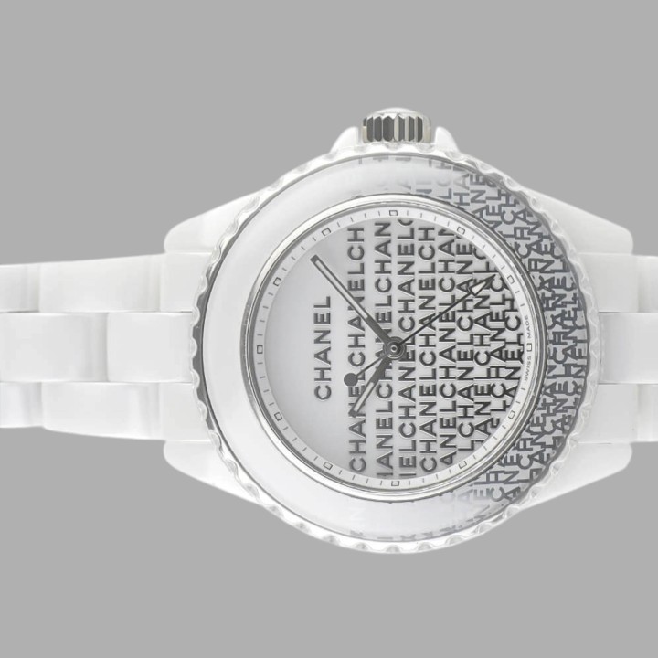 Chanel J12