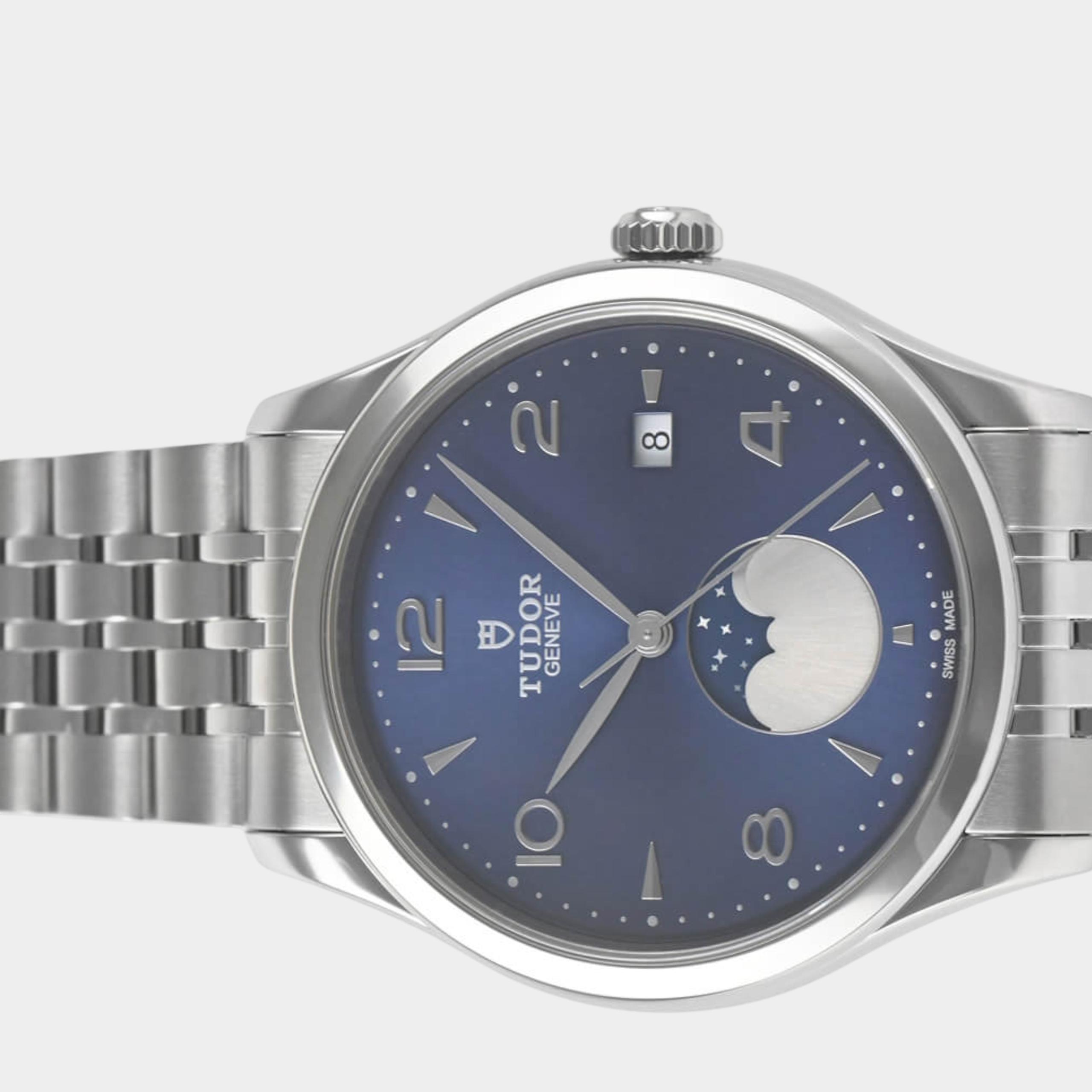 Tudor Glamour
