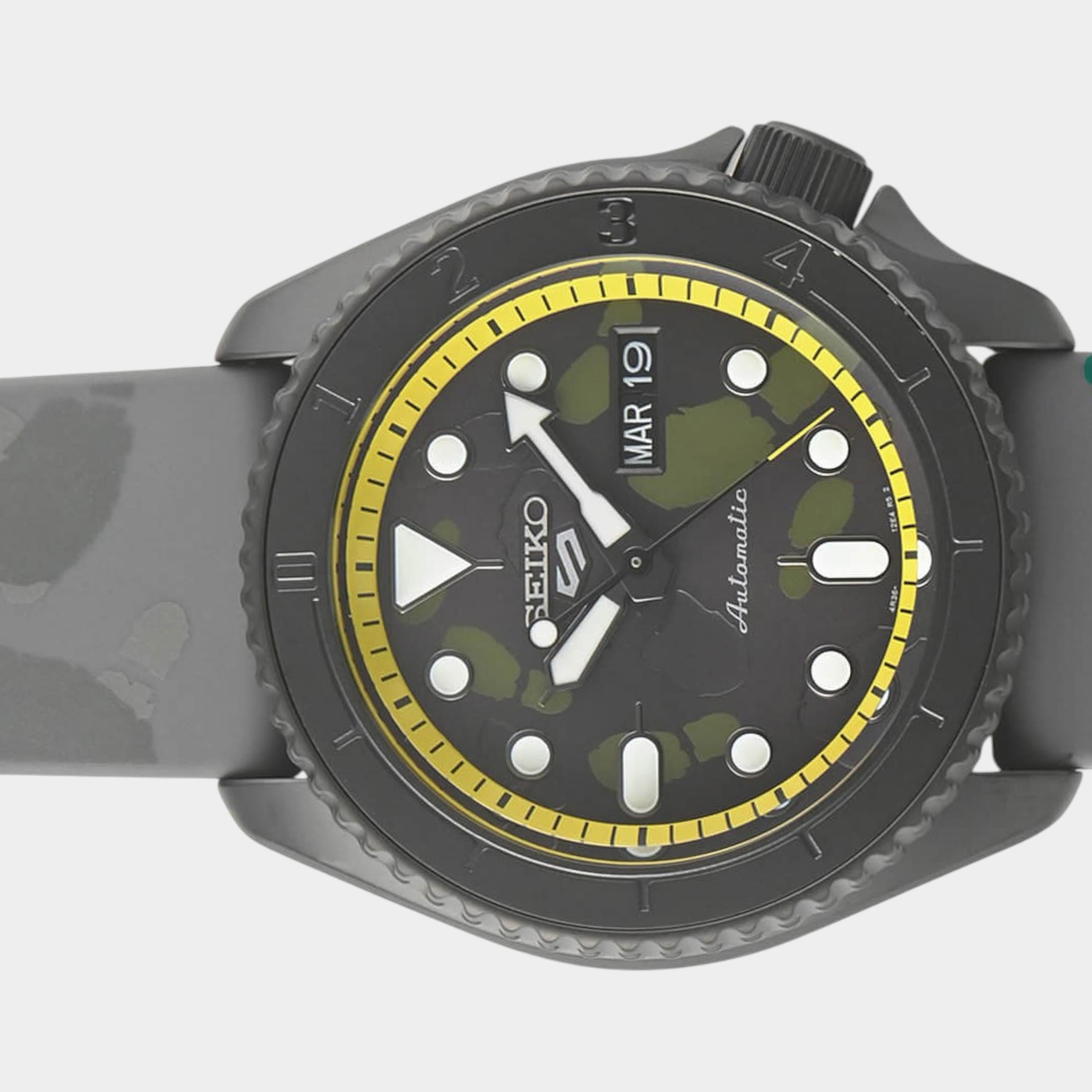Seiko 5 Sports SRPH69K1 | 42.5 mm, Like new & unworn — Switzerland